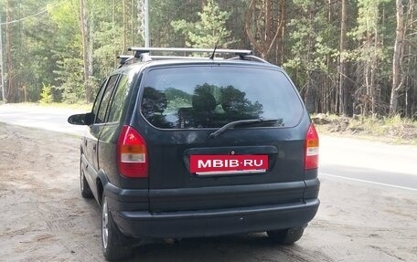 Opel Zafira A рестайлинг, 2002 год, 250 000 рублей, 2 фотография