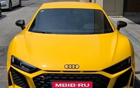 Audi R8, 2023 год, 19 341 776 рублей, 3 фотография