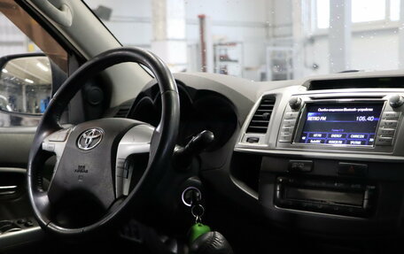 Toyota Hilux VII, 2012 год, 1 799 990 рублей, 11 фотография