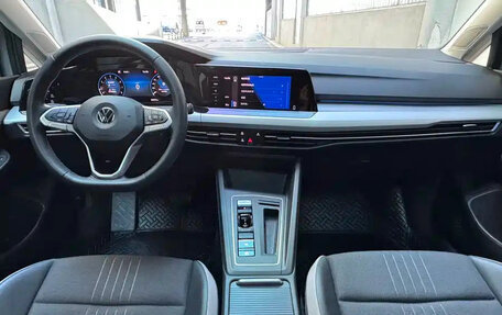 Volkswagen Golf VIII, 2021 год, 1 780 000 рублей, 6 фотография