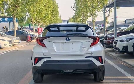 Toyota C-HR I рестайлинг, 2023 год, 2 720 000 рублей, 6 фотография