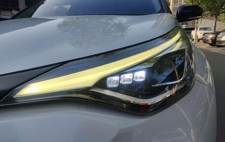 Toyota C-HR I рестайлинг, 2023 год, 2 720 000 рублей, 15 фотография