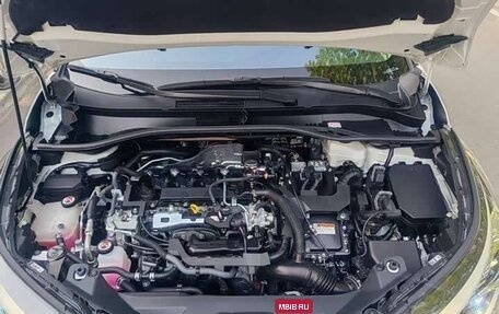 Toyota C-HR I рестайлинг, 2023 год, 2 720 000 рублей, 13 фотография