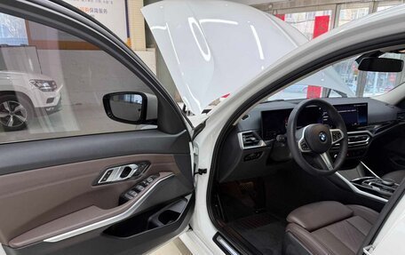 BMW 3 серия, 2023 год, 3 488 000 рублей, 14 фотография