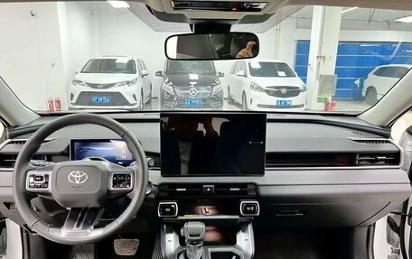 Toyota RAV4, 2026 год, 4 300 000 рублей, 9 фотография