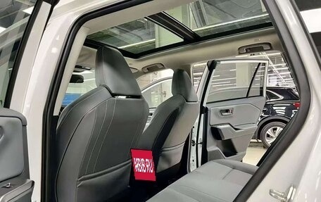 Toyota RAV4, 2026 год, 4 300 000 рублей, 10 фотография