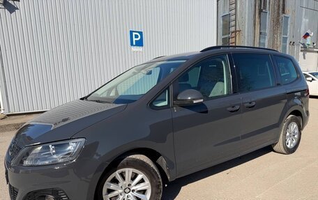 SEAT Alhambra II рестайлинг, 2020 год, 2 592 000 рублей, 1 фотография