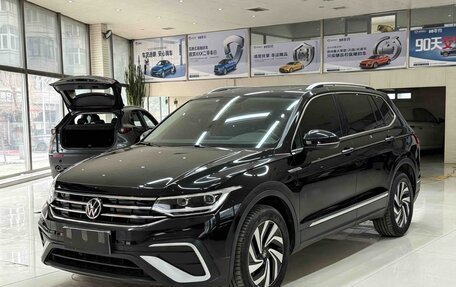 Volkswagen Tiguan II, 2023 год, 2 540 000 рублей, 1 фотография