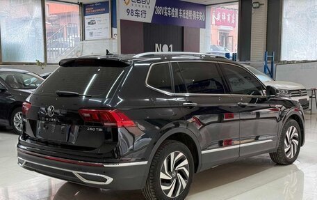 Volkswagen Tiguan II, 2023 год, 2 540 000 рублей, 4 фотография