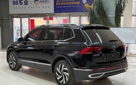 Volkswagen Tiguan II, 2023 год, 2 540 000 рублей, 6 фотография
