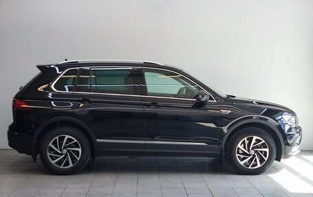 Volkswagen Tiguan II, 2018 год, 2 750 000 рублей, 4 фотография