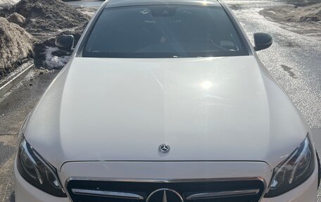 Mercedes-Benz E-Класс, 2017 год, 2 900 000 рублей, 3 фотография