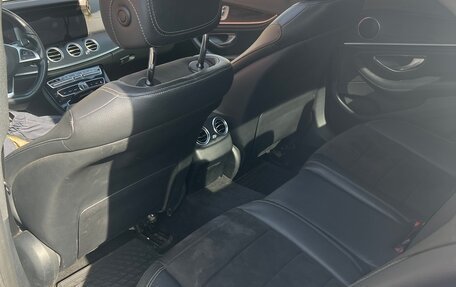 Mercedes-Benz E-Класс, 2017 год, 2 900 000 рублей, 17 фотография