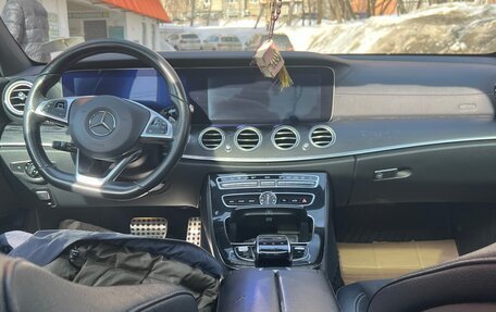 Mercedes-Benz E-Класс, 2017 год, 2 900 000 рублей, 19 фотография
