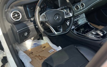 Mercedes-Benz E-Класс, 2017 год, 2 900 000 рублей, 14 фотография