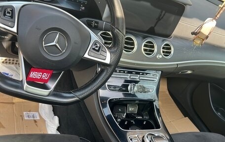 Mercedes-Benz E-Класс, 2017 год, 2 900 000 рублей, 15 фотография
