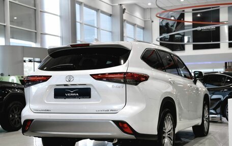 Toyota Highlander, 2026 год, 5 600 000 рублей, 5 фотография
