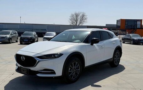 Mazda CX-4, 2023 год, 2 300 000 рублей, 2 фотография
