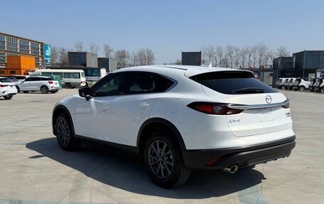 Mazda CX-4, 2023 год, 2 300 000 рублей, 4 фотография