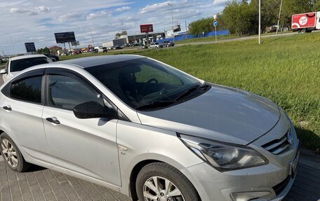 Hyundai Solaris II рестайлинг, 2015 год, 999 000 рублей, 2 фотография