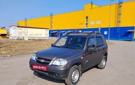 Chevrolet Niva I рестайлинг, 2015 год, 690 000 рублей, 6 фотография
