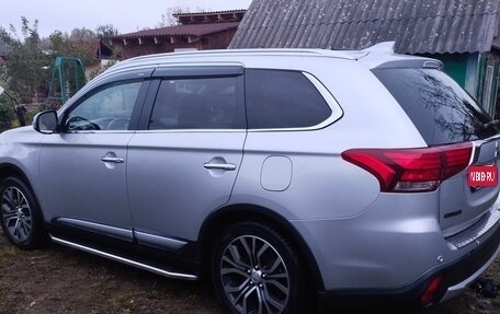 Mitsubishi Outlander III рестайлинг 3, 2017 год, 1 850 000 рублей, 1 фотография