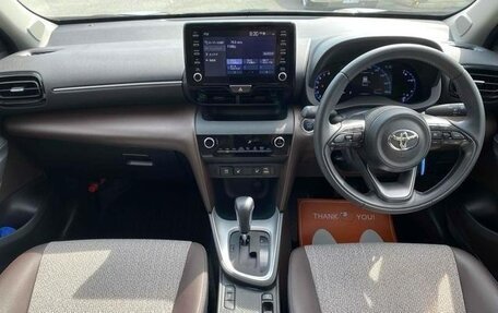 Toyota Yaris Cross, 2022 год, 1 590 002 рублей, 8 фотография