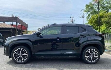 Toyota Yaris Cross, 2022 год, 1 590 002 рублей, 3 фотография