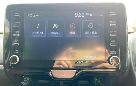 Toyota Yaris Cross, 2022 год, 1 590 002 рублей, 10 фотография