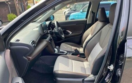 Toyota Yaris Cross, 2022 год, 1 590 002 рублей, 20 фотография