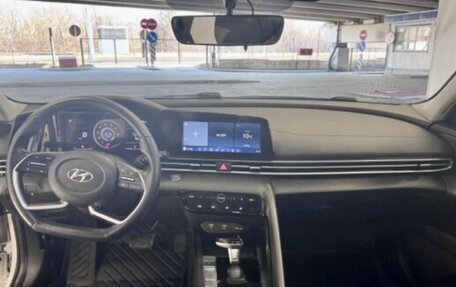 Hyundai Elantra, 2022 год, 1 570 000 рублей, 11 фотография