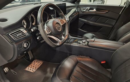 Mercedes-Benz CLS, 2017 год, 3 650 000 рублей, 13 фотография