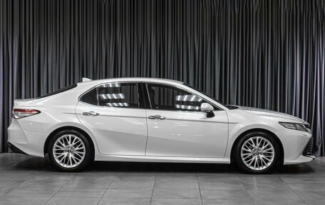 Toyota Camry, 2018 год, 2 675 000 рублей, 5 фотография