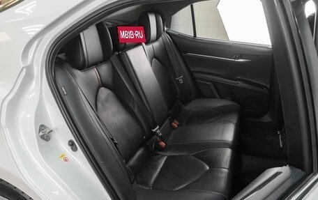 Toyota Camry, 2018 год, 2 675 000 рублей, 7 фотография