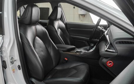 Toyota Camry, 2018 год, 2 675 000 рублей, 8 фотография