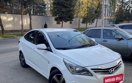 Hyundai Solaris II рестайлинг, 2015 год, 995 000 рублей, 1 фотография