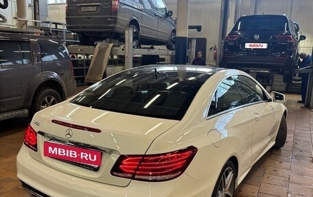 Mercedes-Benz E-Класс, 2016 год, 3 300 000 рублей, 4 фотография