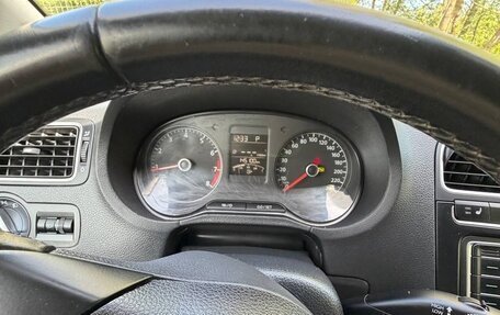 Volkswagen Polo VI (EU Market), 2015 год, 980 000 рублей, 2 фотография