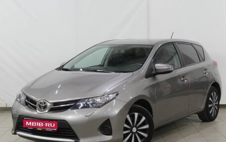 Toyota Auris II, 2013 год, 1 399 000 рублей, 1 фотография