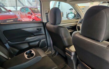 Mitsubishi Outlander III рестайлинг 3, 2018 год, 1 849 000 рублей, 8 фотография