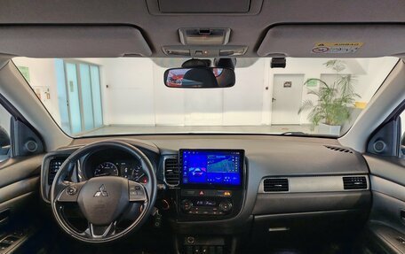 Mitsubishi Outlander III рестайлинг 3, 2018 год, 1 849 000 рублей, 9 фотография
