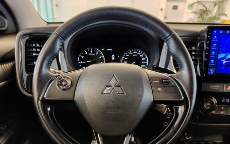 Mitsubishi Outlander III рестайлинг 3, 2018 год, 1 849 000 рублей, 17 фотография