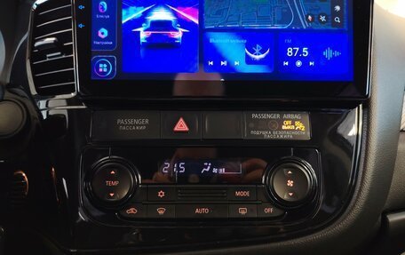 Mitsubishi Outlander III рестайлинг 3, 2018 год, 1 849 000 рублей, 15 фотография