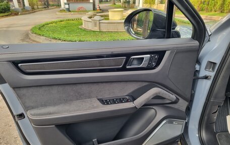 Porsche Cayenne III, 2022 год, 21 700 000 рублей, 27 фотография