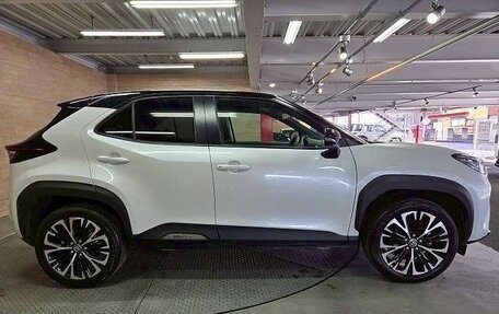Toyota Yaris Cross, 2022 год, 1 520 000 рублей, 9 фотография