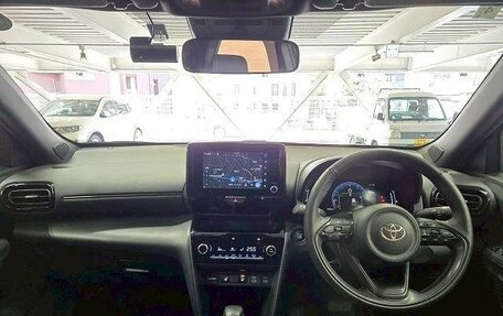 Toyota Yaris Cross, 2022 год, 1 520 000 рублей, 11 фотография