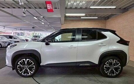 Toyota Yaris Cross, 2022 год, 1 520 000 рублей, 10 фотография