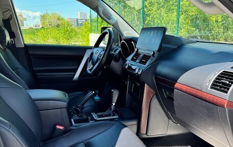 Toyota Land Cruiser Prado 150 рестайлинг 2, 2016 год, 3 800 000 рублей, 17 фотография