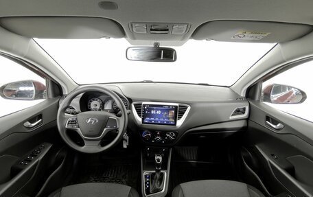 Hyundai Solaris II рестайлинг, 2021 год, 1 570 000 рублей, 10 фотография