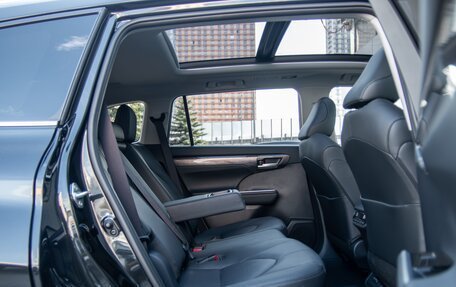 Toyota Highlander, 2026 год, 4 990 000 рублей, 11 фотография